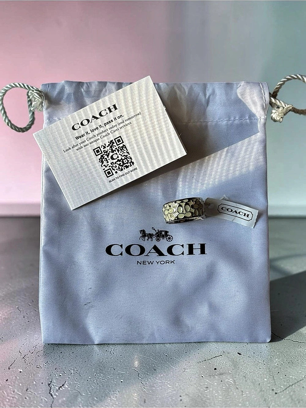 Coach Signature Enamel Band Ring Gold-Tone Textured Ring NWT